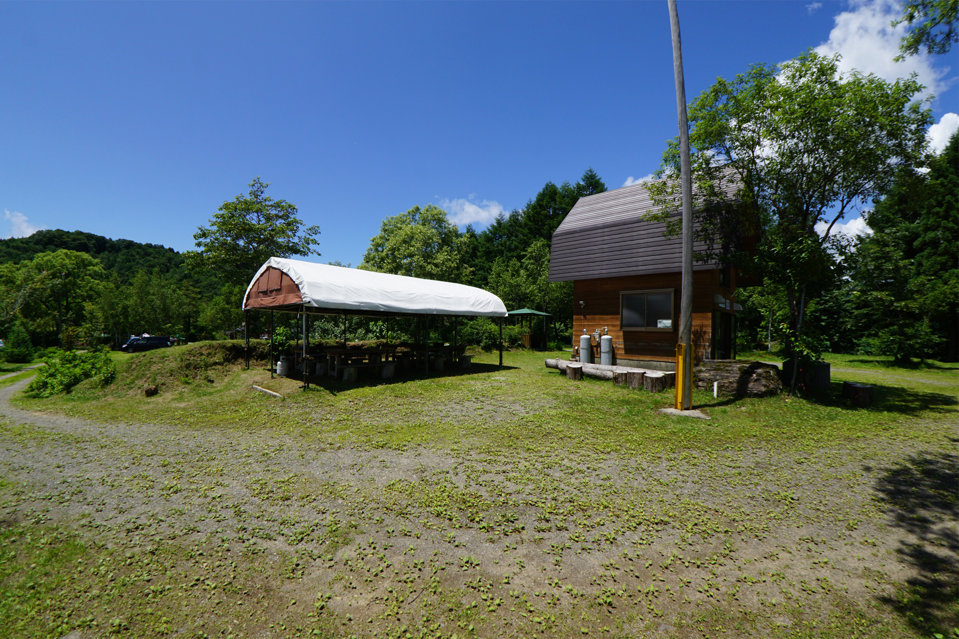 桧原西湖畔オートキャンプ場